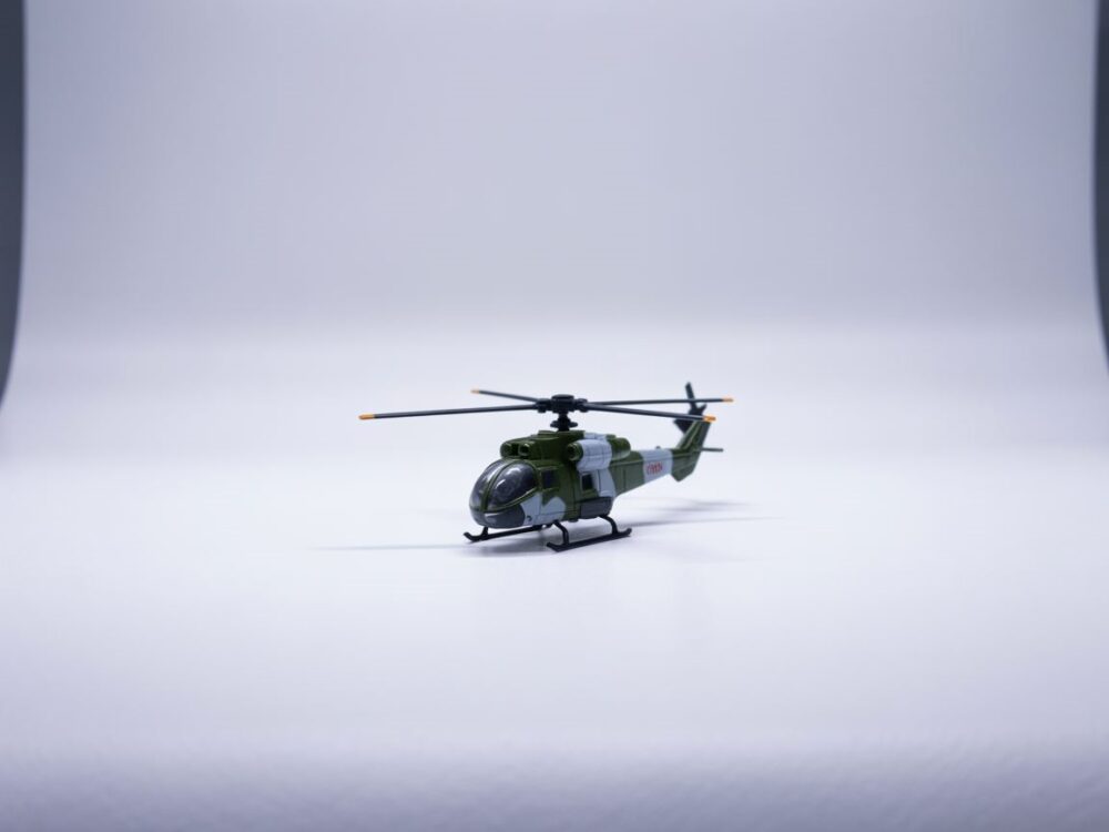 plastikowy helikopter armii