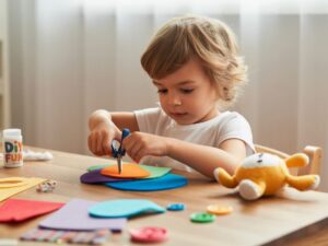 zabawka diy z materiałów recyklingowych