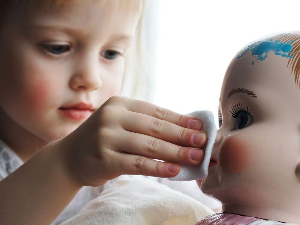 zmywanie tuszu z zabawki